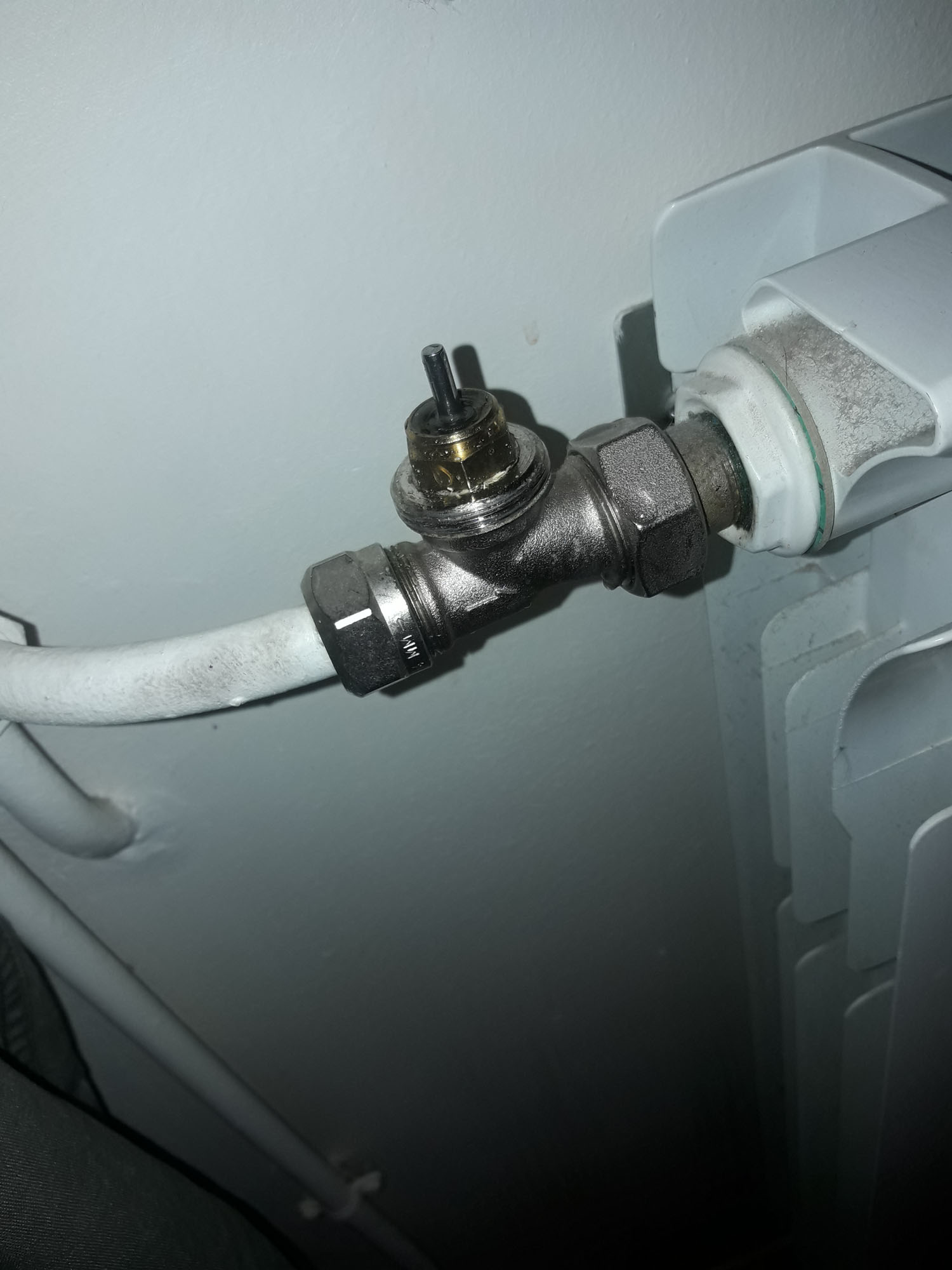 Remplacement du robinet de radiateur à Gardanne