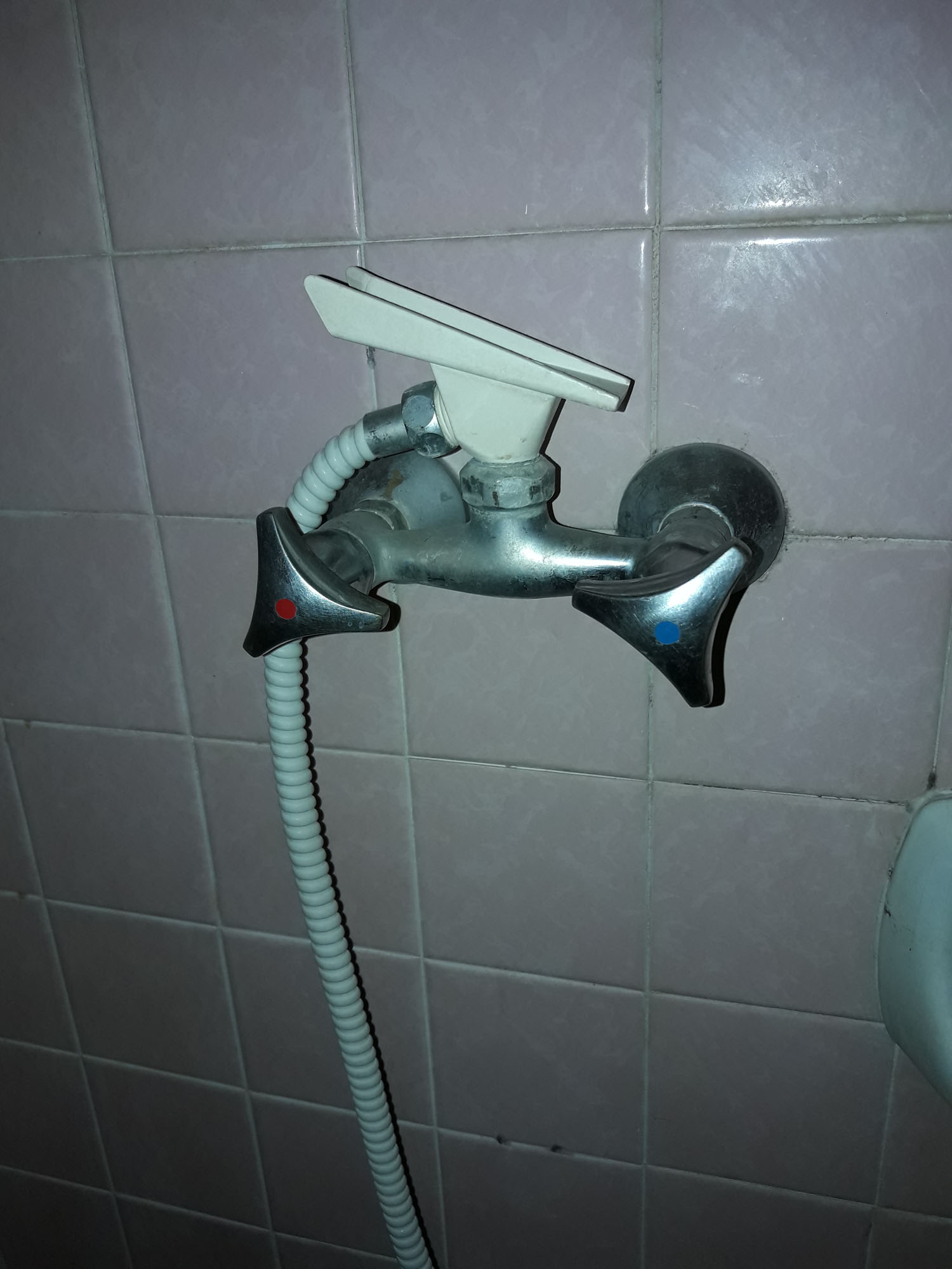 Remplacement du robinet de douche à Bouc Bel Air