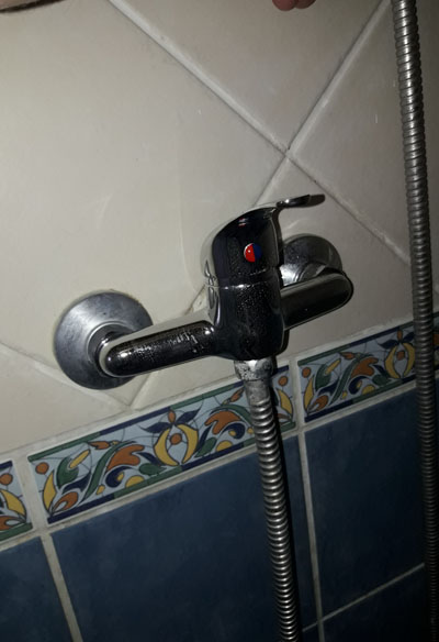 Remplacement de robinet de douche à Simiane