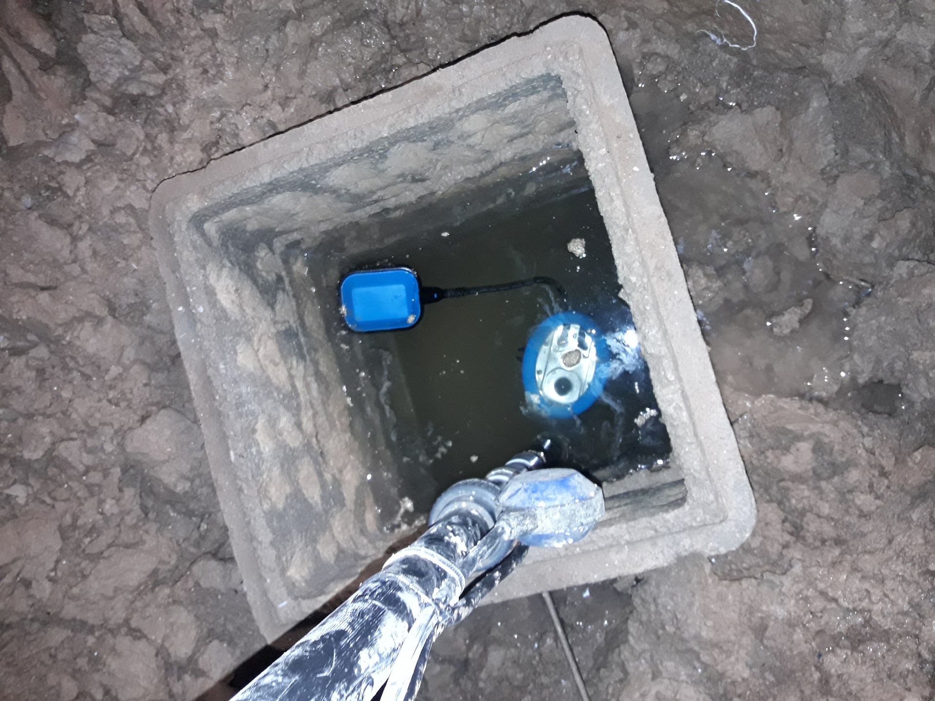 Remplacement de pompe de relevage dans vide sanitaire à Gardanne.