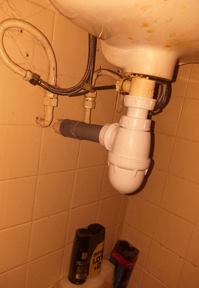 Remplacement du siphon lavabo à septemes les vallons